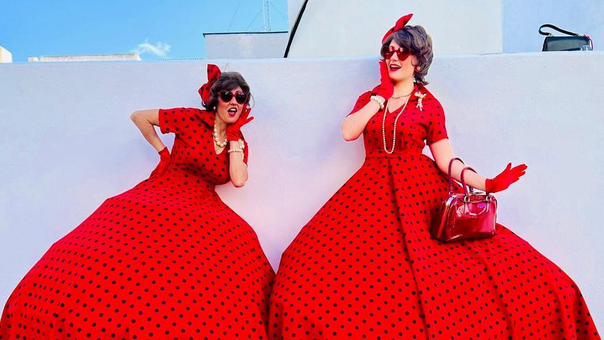Las chicas de rojo recorren Sant Antoni para San Valentín