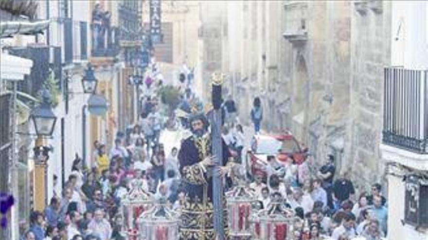 Bodas de plata con la ilusión, un barrio popular y la Catedral