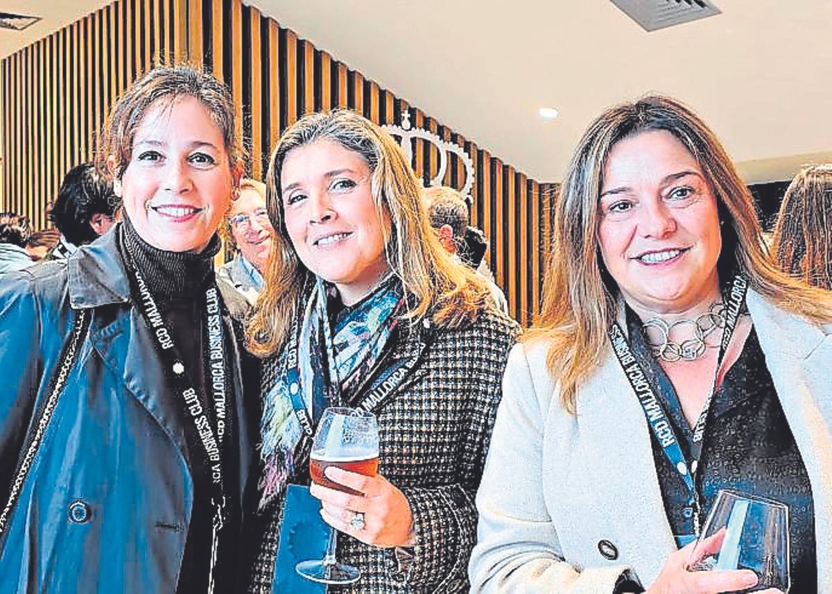 Koro Moneo, Cristina Cabrera y Dolores Mateos.