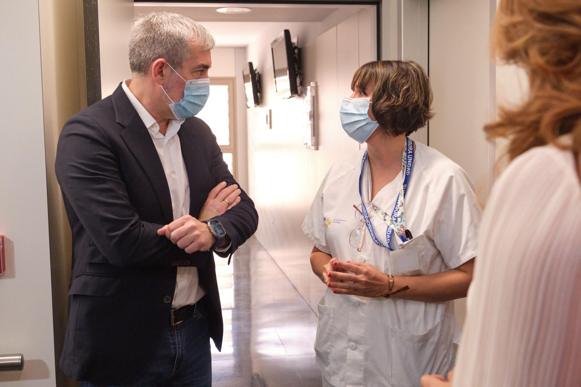 Fernando Clavijo visita el Hospital General de Fuerteventura