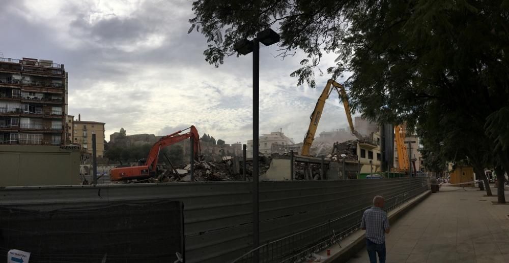 Así queda la plaza de la Merced sin el edificio del Astoria.