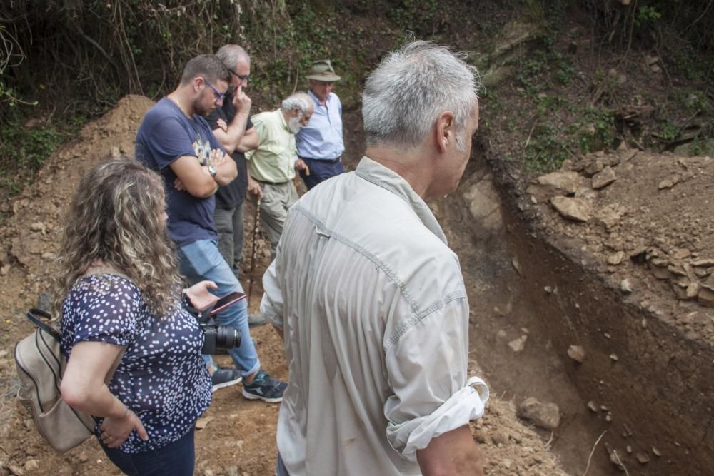 Primera excavación el castro de Alava, en Salas