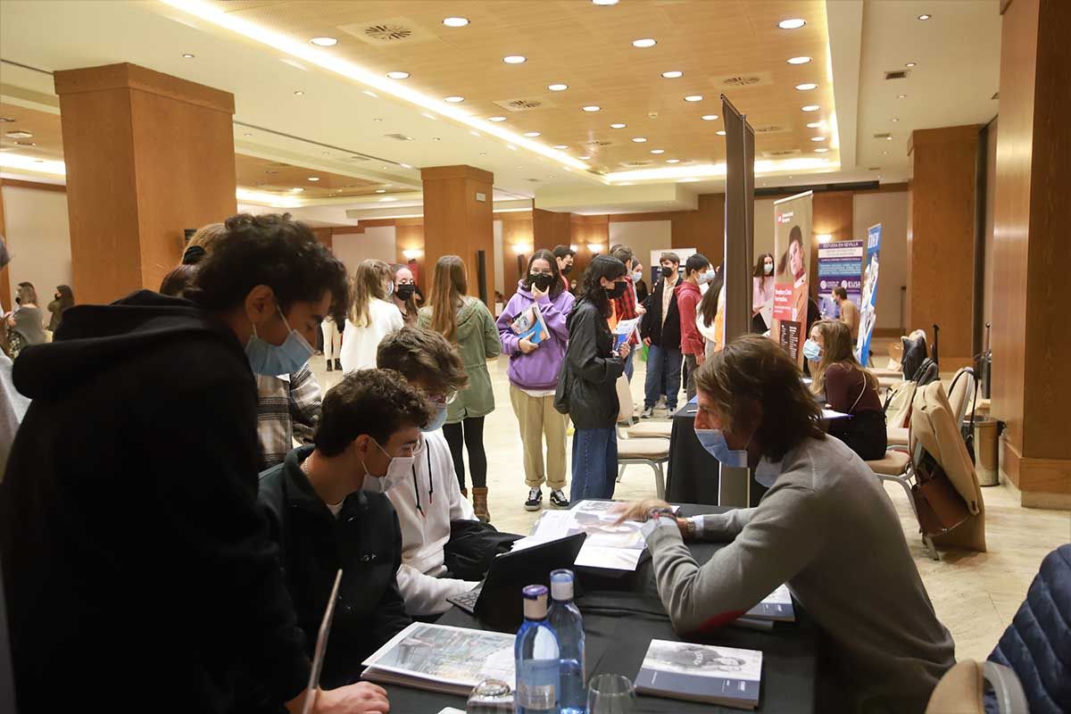 Unitour una feria para despejar las dudas de los estudiantes cordobeses