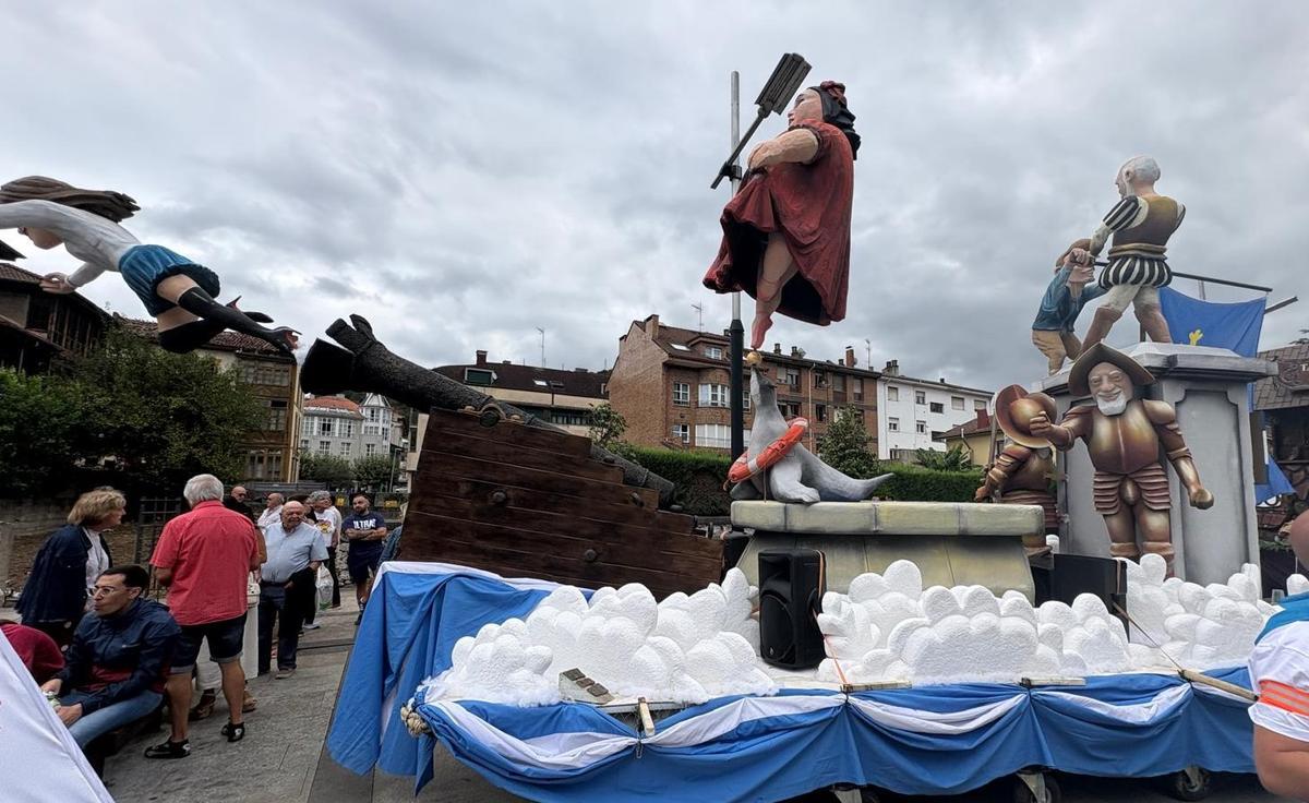 Villa l'Adelantáu, en el desfile previo del viernes.