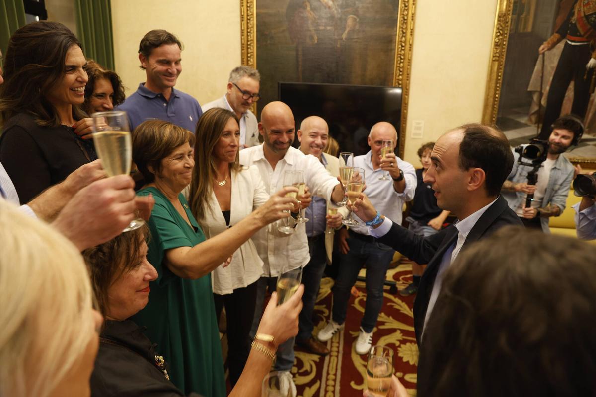 El pregón de Antón Meana para abrir la Semana Grande de Gijón, en imágenes El pregón de Antón Meana para abrir la Semana Grande de Gijón, en imágenes