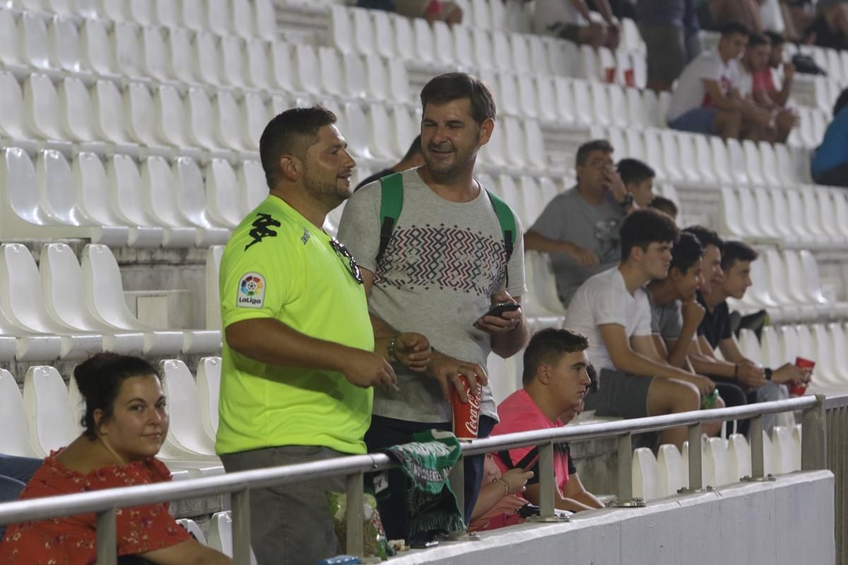 Aficionados en el encuentro de Copa del Rey