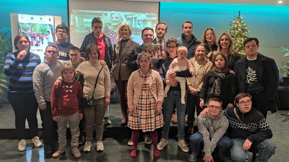 La exposición fotográfica fue inaugurada este lunes en Murcia.
