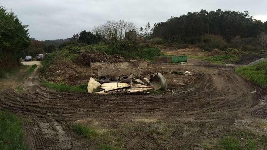 Terrenos donde se pretende construir los centros de día y salud de O Grove. // Muñiz