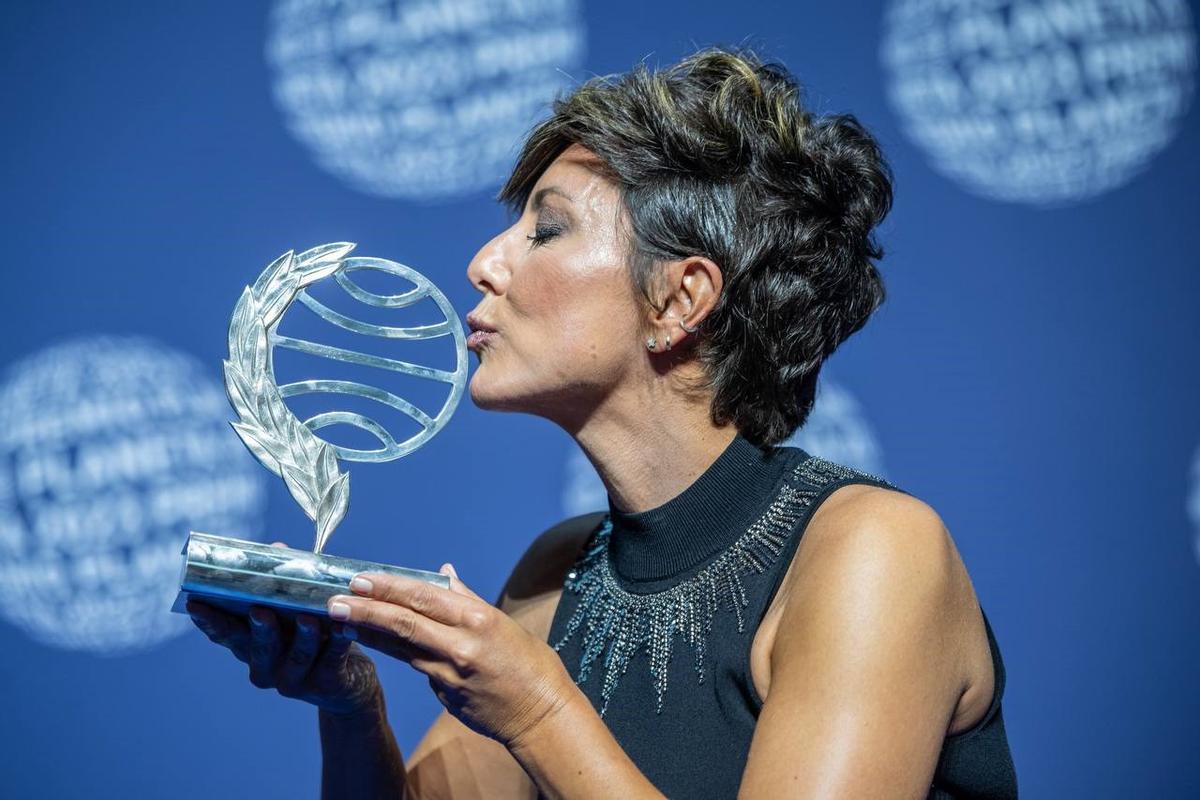 La presentadora de televisión, periodista y escritora Sonsoles Ónega, ganadora de la 72ª edición del Premio Planeta.