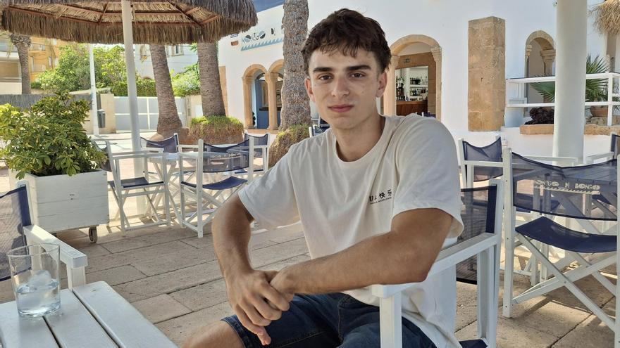 &quot;No esperaba esta notaza&quot;: Pau Nieto Bou, el joven de Xàbia apasionado de las matemáticas que ha logrado un 9,88 en las PAU, la segunda mejor nota de la Comunitat