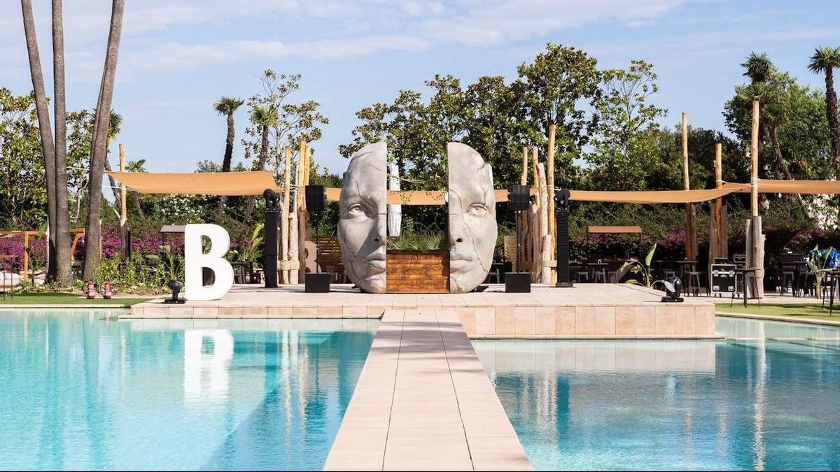 La piscina de Beso Pedralbes, en el Hotel Torre Melina Gran Meliá.