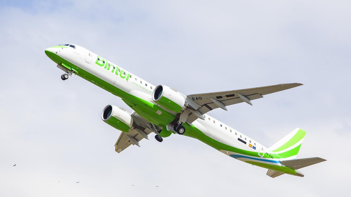 AVIÓN CANARIAS | El comandante de un avión de Canarias avisa: “esta foto va  a ser especial”