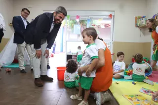 Directores de centros educativos alertan de un recorte "abismal" de profesores para la mejora académica