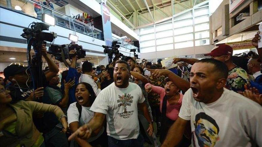 Tensión en Caracas tras la llegada al país de Juan Guaidó