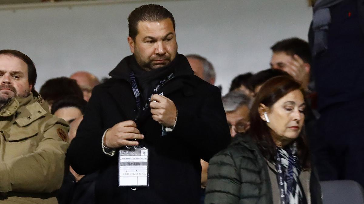 Juan Carlos Cordero, en el palco de La Romareda en el partido frente a la Ponferradina.