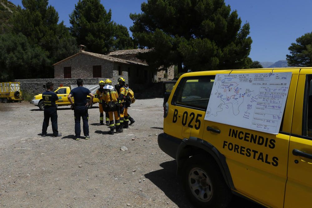 Incendio forestal den Cala Tuent