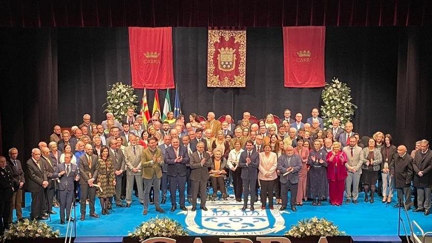 El Día de Cabra rinde homenaje a las corporaciones democráticas