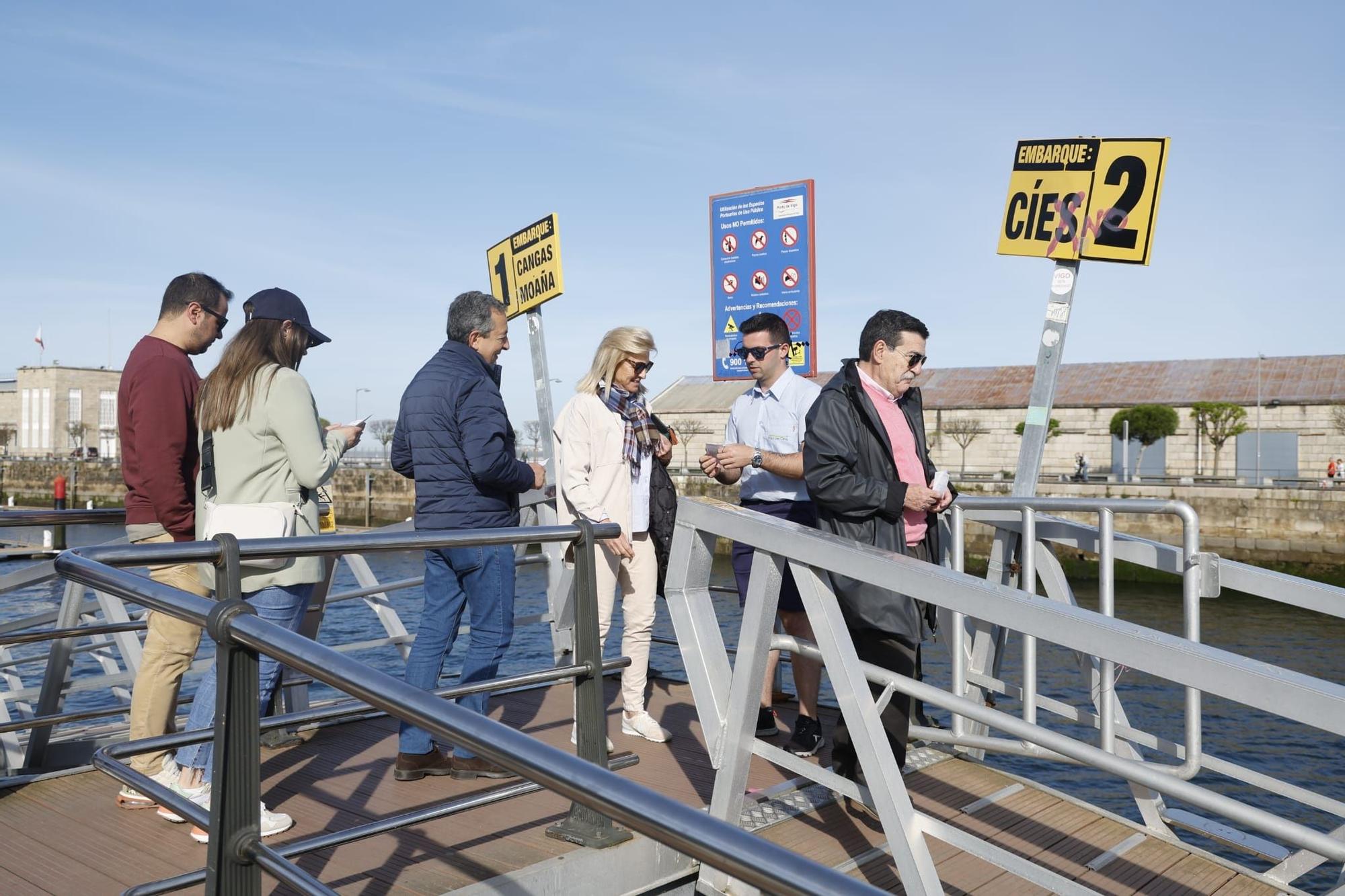 Larguísima cola para coger el barco a Cíes
