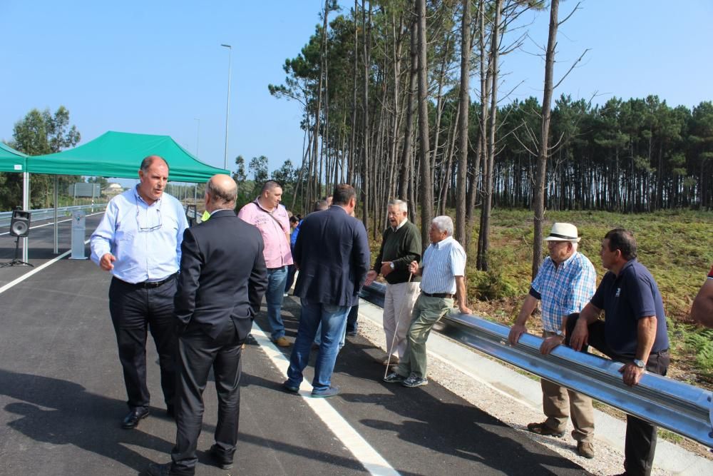 Nuevo ramal de la Autovía del Cantábrico con el polígono de Barres, en Castropol