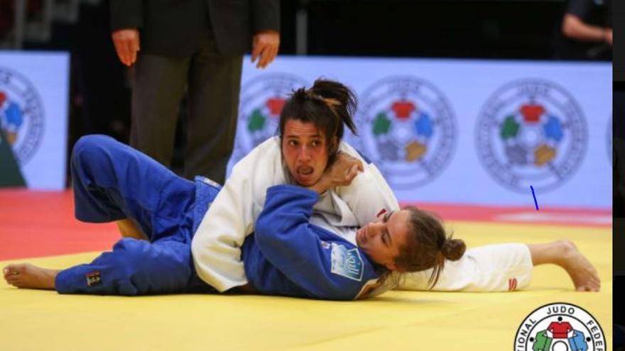 Ana Pérez durante el combate con el que pasó a la final