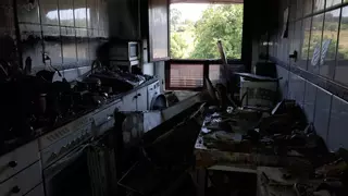 Herida una anciana en el incendio de una cocina de La Tenderina: la mujer quedó atrapada en el balcón
