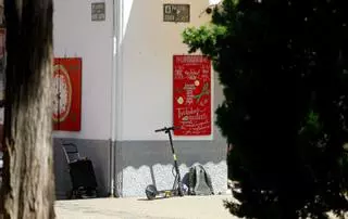 Un menor que huyó de la policía porque circulaba en patinete eléctrico por la acera en Ibiza denuncia la agresión de varios agentes