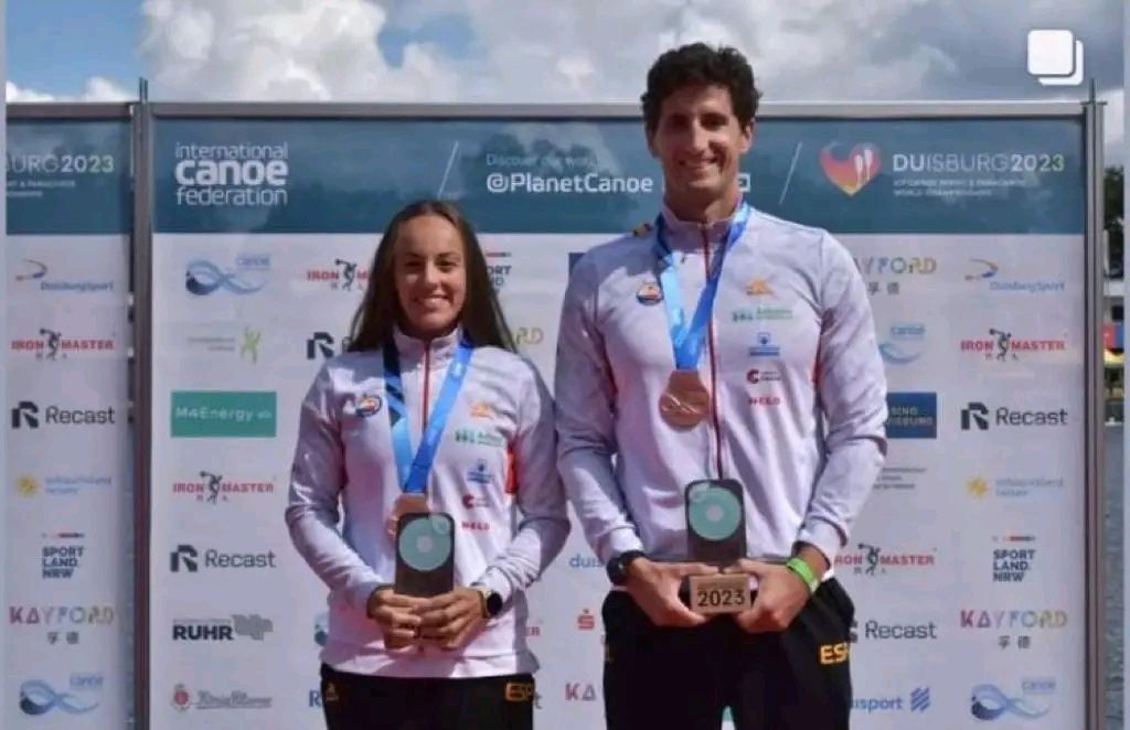 Antella ofrece una emotiva recepción a la palista Bàrbara Pardo tras su bronce en el mundial