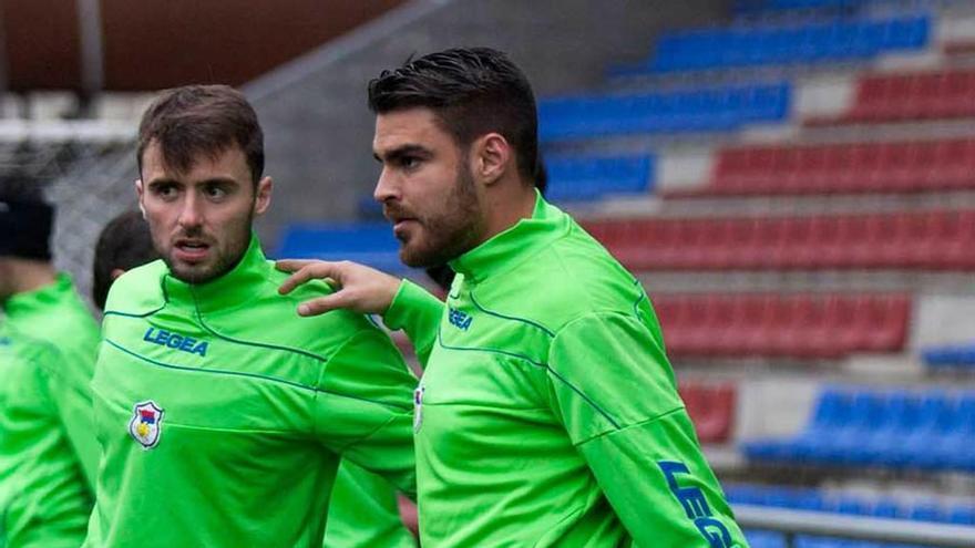 Fran No, a la derecha, junto a Álvaro Cuello en el entrenamiento del Langreo.