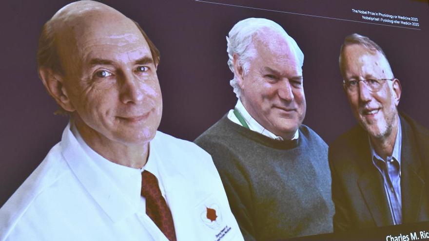 Los ganadores del Nobel de Medicina, Harvey J. Alter, Michael Houghton y Charles M. Rice.