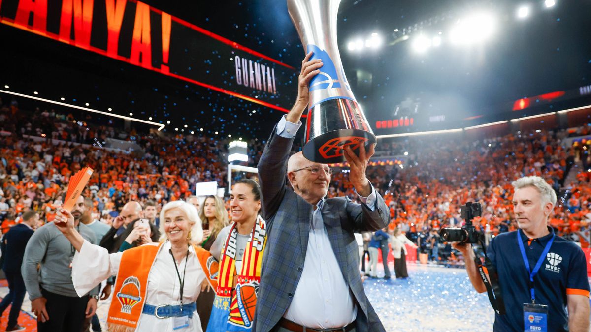 Celebración de la LF Endesa en el Roig Arena