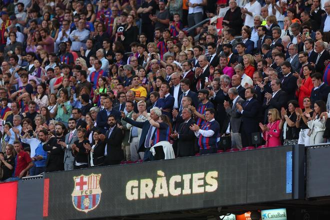 Las imágenes de la despedida de Jordi Alba, Busquets... ¡y el Camp Nou!