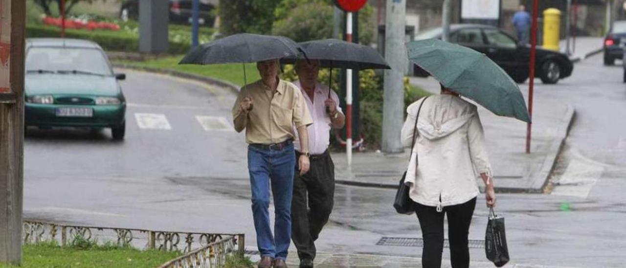 Las primeras lluvias desde junio en Ourense dejaron ayer 2,2 litros por metro cuadrado. // Jesús Regal
