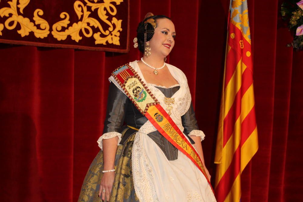 La Alfombra Roja de la Exaltación de Consuelo Llobell