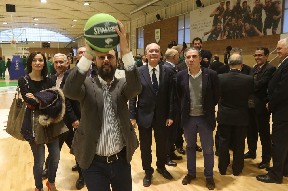 El Unicaja presenta la profunda remodelación de sus instalaciones, justo en la efeméride de su adquisición: el 18 de diciembre de 1985, la Sociedad Deportiva Caja de Ronda  adquirió los terrenos al Ay