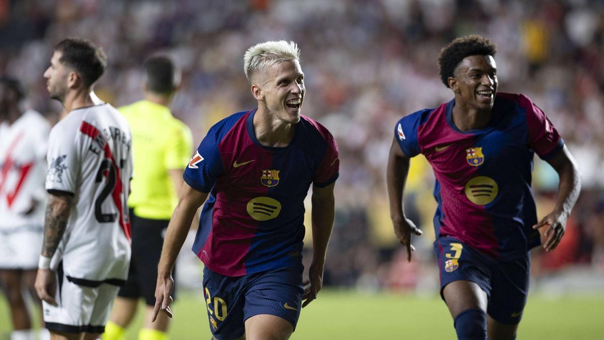 Dani Olmo celebra el segundo gol durante el partido de fútbol entre Rayo Vallecano y Barcelona.