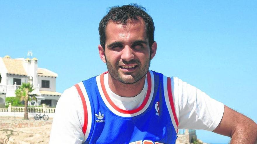 José A. García Rabasco, futbolista del Almería