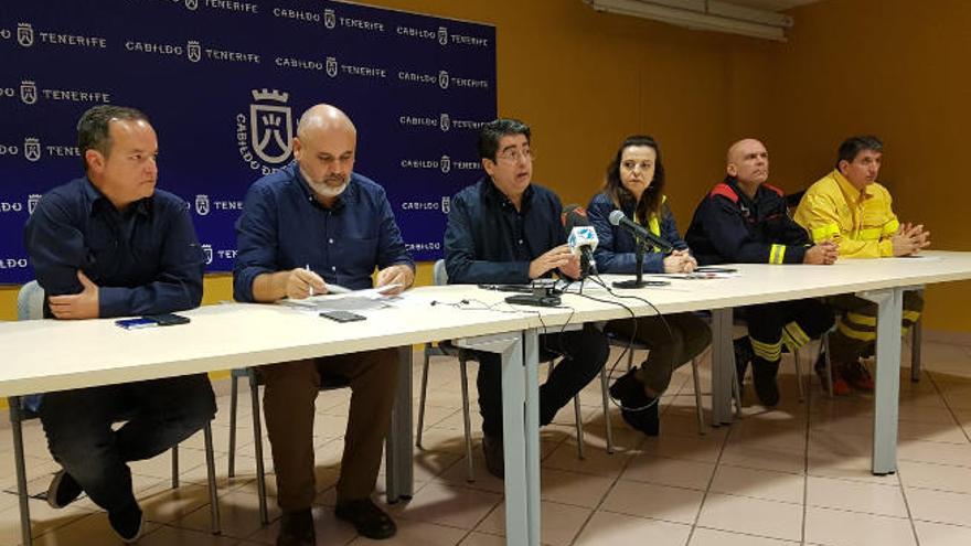 Pedro Martín (c) durante la rueda de prensa.