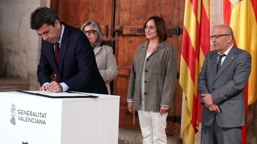 El Consell se compromete a negociar la jornada de 35 horas para todos los funcionarios de la Generalitat