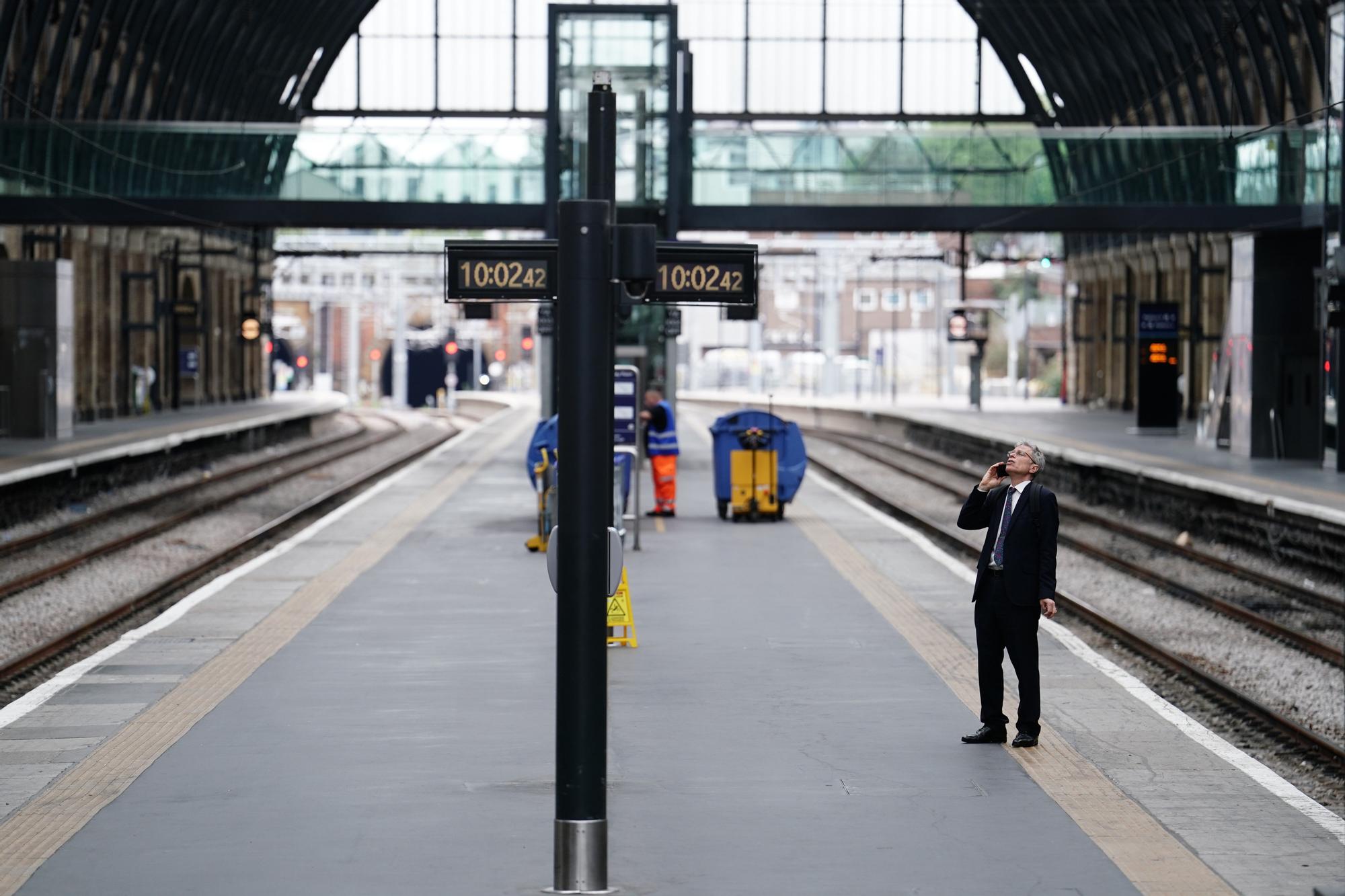 La estación de King Cross de London, este miércoles, vacía a causa de la huelga en el servicio ferroviario inglés.