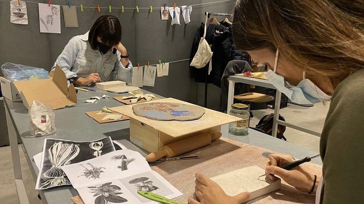 Jóvenes se adentran en el arte contemporáneo en el C3A.