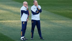 Archivo - Luis de la Fuente, head coach, during the training session of Spain football team at Ciudad del Futbol on March 20, 2023, in Las Rozas, Madrid, Spain.