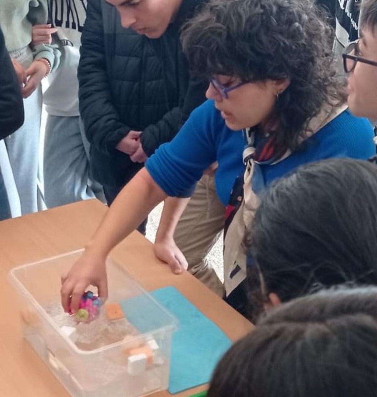 Una aula per a posar-se en la pell dels migrants