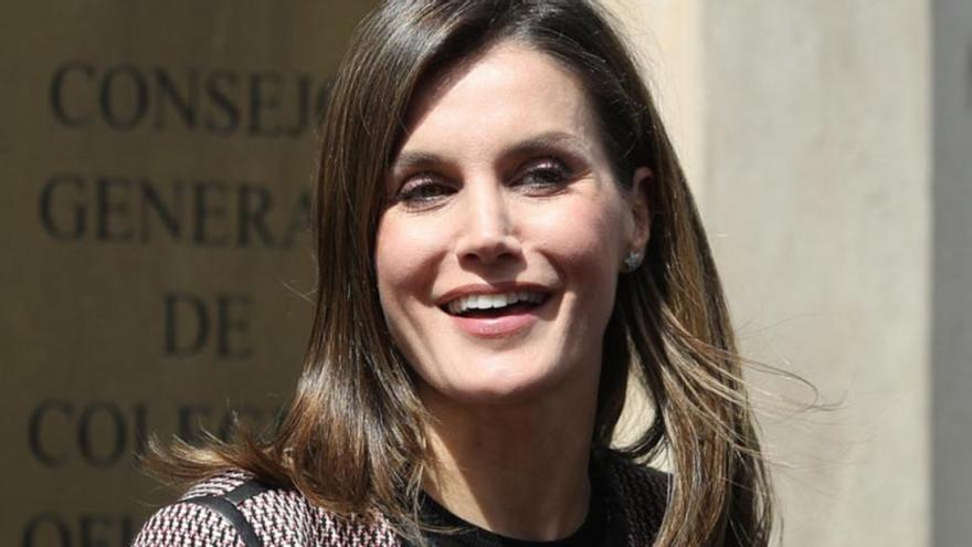 Abucheos y aplausos a la reina Letizia tras el polémico vídeo con Sofía