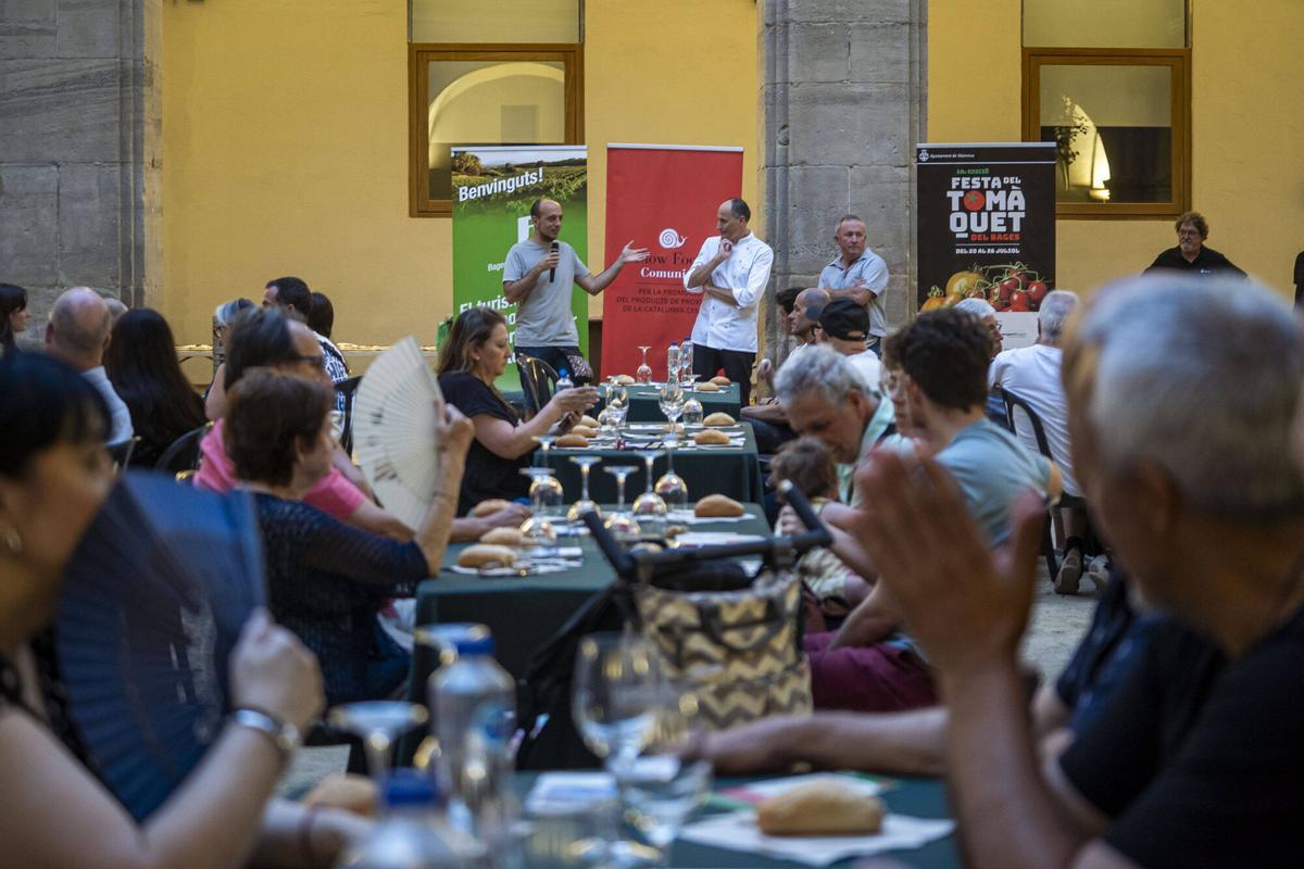 Les millors imatges del sopar de la Festa del Tomàquet 2026