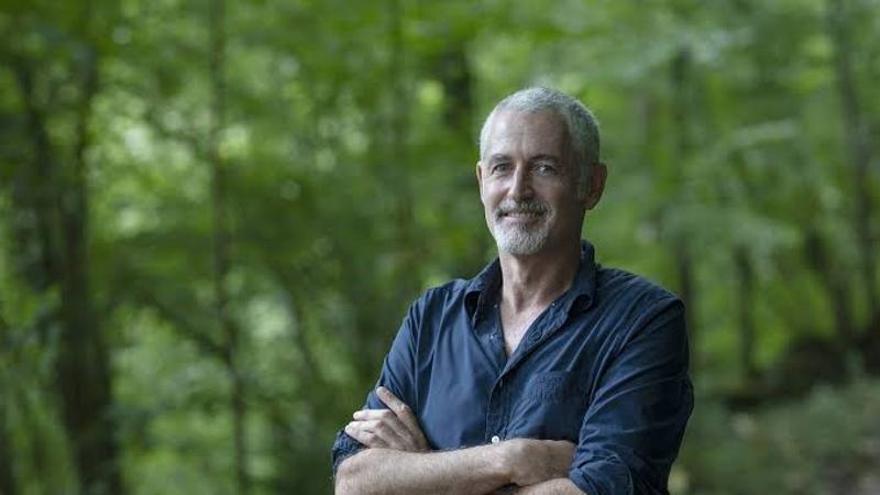 José Ángel Mañas y «Transición», una inquietante historia de intercambio de cuerpos que aborda cuestiones del presente