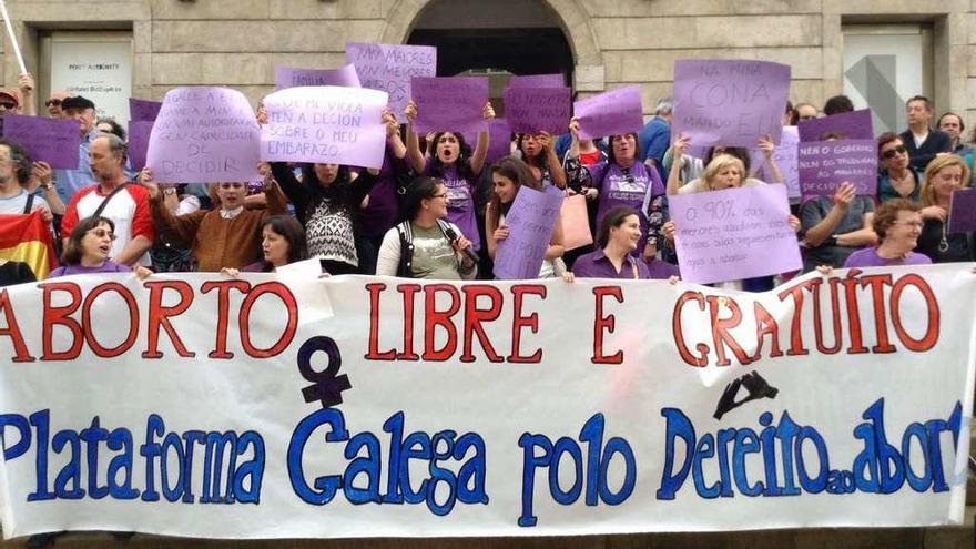 Una concentración a favor del aborto en Vigo. // Ricardo Grobas