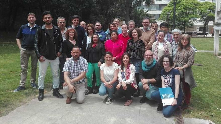 Asistentes al seminario celebrado ayer en el telecentro de la Lila.