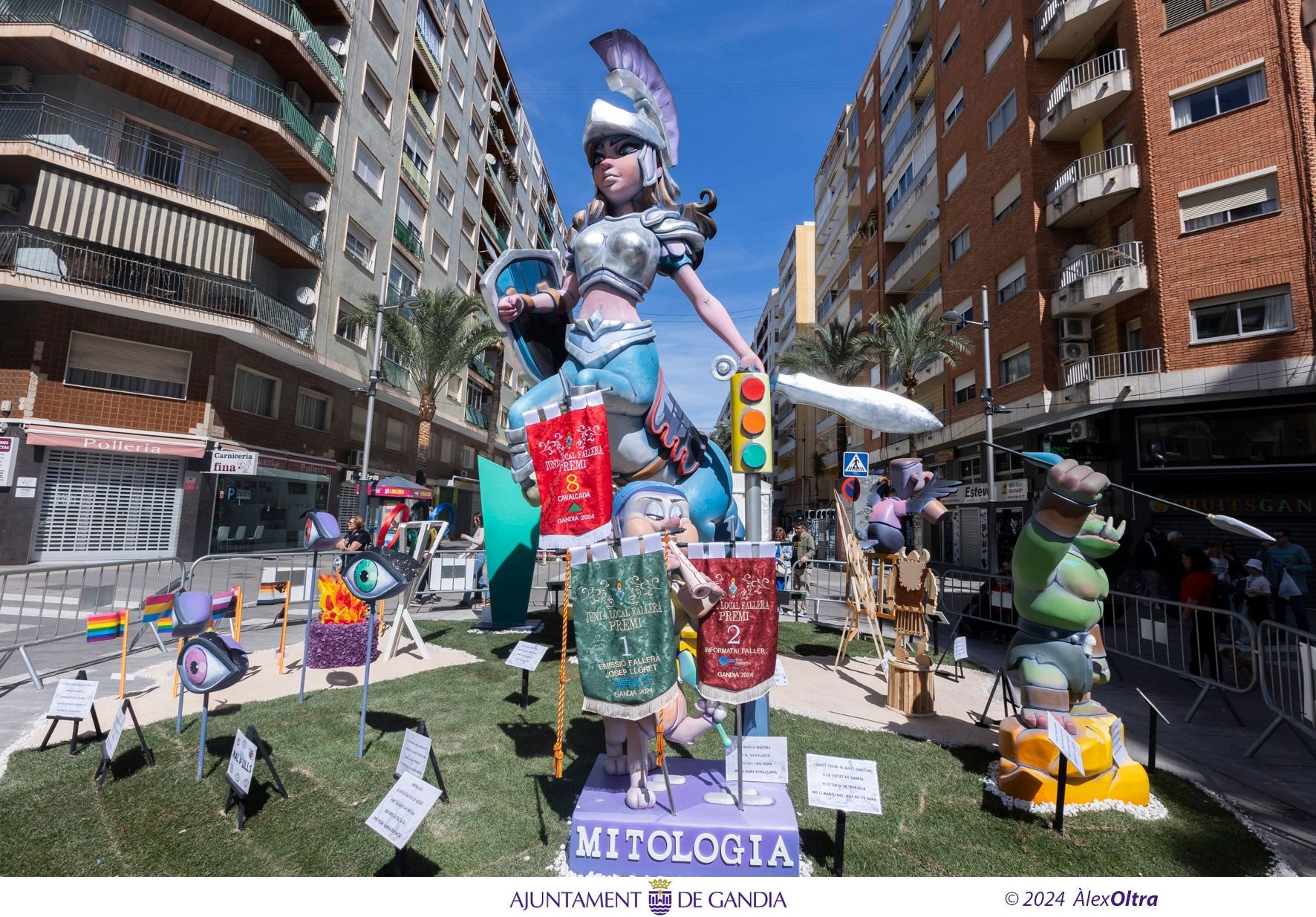 El domingo de las Fallas de Gandia, en casi ochenta imágenes