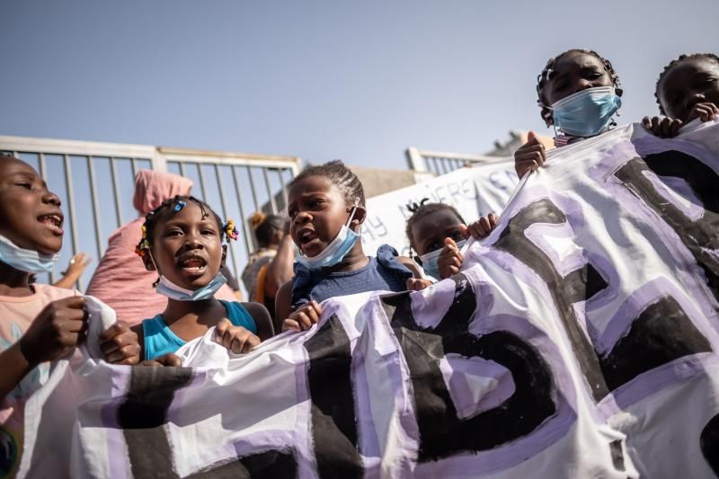 Protesta de los migrantes acogidos en el CAI de Santa Cruz de Tenerife