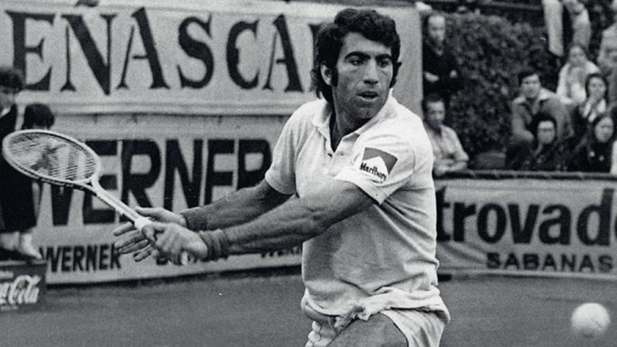 Manuel Orantes, tenista español.
